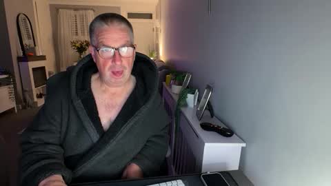 Snapshot of mtb1697 chatting on October 17, 2025, 12:58 am mtb1697 online show from October 17, 2025, 12:58 am