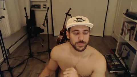 muchachote_ online show from December 20, 2025, 4:41 am