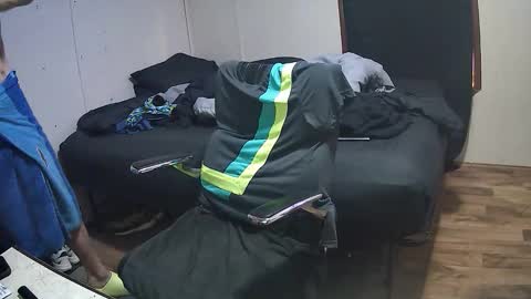 Muffdiver online show from March 5, 2026, 12:23 pm