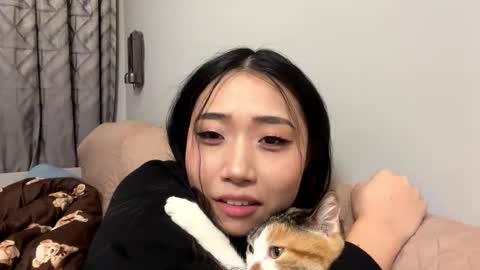 Mia online show from March 7, 2026, 10:23 am