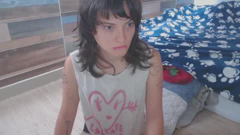   online show from September 21, 2025, 3:57 pm