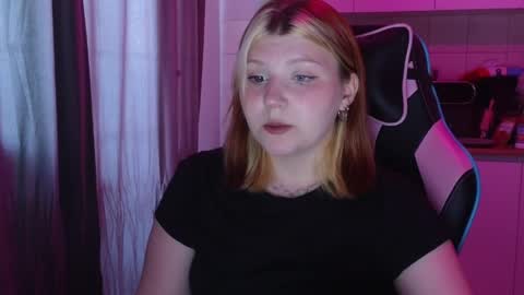 Snapshot of mura_muur chatting on June 4, 2026, 12:22 pm Milana online show from June 4, 2026, 12:22 pm