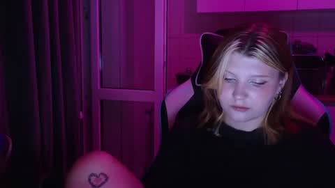 Snapshot of mura_muur chatting on June 11, 2026, 5:44 pm Milana online show from June 11, 2026, 5:44 pm