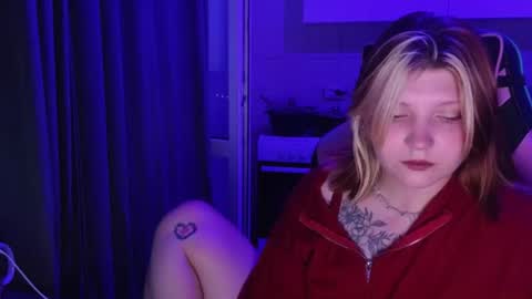 Snapshot of mura_muur chatting on June 22, 2026, 3:53 pm Milana online show from June 22, 2026, 3:53 pm