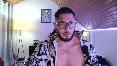 Snapshot of muscle_cock32 chatting on December 5, 2024, 7:05 am David Big online show from December 5, 2024, 7:05 am