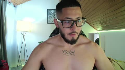 Snapshot of muscle_cock32 chatting on December 16, 2024, 11:55 am David Big online show from December 16, 2024, 11:55 am