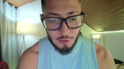 Snapshot of muscle_cock32 chatting on December 17, 2024, 10:01 am David Big online show from December 17, 2024, 10:01 am