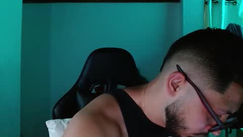 Snapshot of muscle_cock32 chatting on September 22, 2025, 10:12 pm David Big online show from September 22, 2025, 10:12 pm
