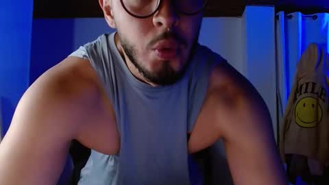 Snapshot of muscle_cock32 chatting on September 25, 2025, 8:18 am David Big online show from September 25, 2025, 8:18 am
