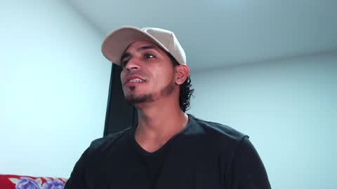 Snapshot of muscle_man1 chatting on December 22, 2024, 6:49 am Mike online show from December 22, 2024, 6:49 am