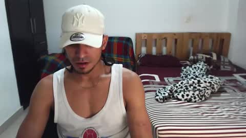 Snapshot of muscle_man1 chatting on February 27, 2026, 2:11 am Mike online show from February 27, 2026, 2:11 am