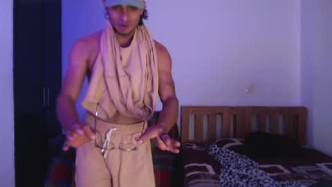 Snapshot of muscle_man1 chatting on April 19, 2026, 3:06 am Mike online show from April 19, 2026, 3:06 am