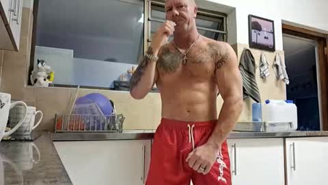muscledaddy69s online show from April 6, 2026, 4:32 am