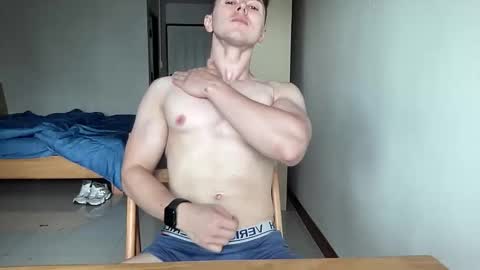 Snapshot of muscledoctor24 chatting on October 15, 2025, 3:39 am Everet online show from October 15, 2025, 3:39 am