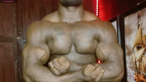 Snapshot of musclegodsammy23 chatting on May 11, 2026, 1:00 am musclegod23 online show from May 11, 2026, 1:00 am