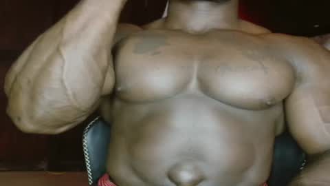 Snapshot of musclegodsammy23 chatting on July 16, 2026, 2:28 am musclegod23 online show from July 16, 2026, 2:28 am