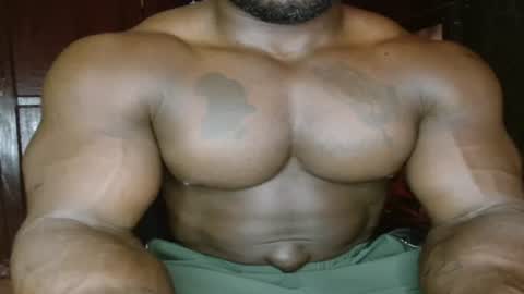 Snapshot of musclegodsammy23 chatting on July 24, 2026, 10:52 pm musclegod23 online show from July 24, 2026, 10:52 pm