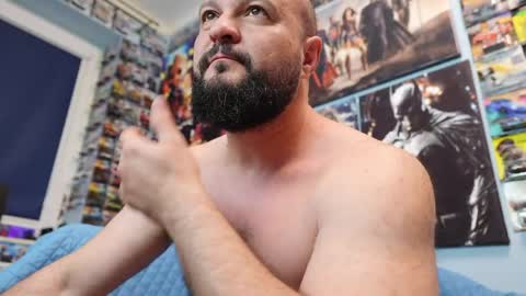 Snapshot of muscular_bear chatting on April 8, 2026, 9:26 pm Chris online show from April 8, 2026, 9:26 pm