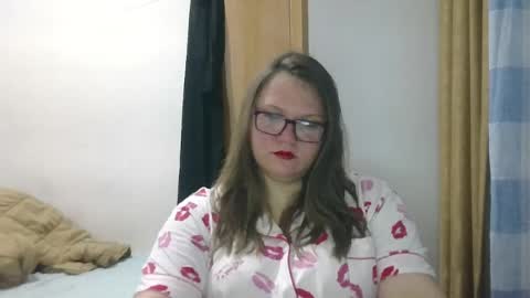 Snapshot of musechic_wild chatting on May 25, 2026, 9:54 pm musechic_wild online show from May 25, 2026, 9:54 pm