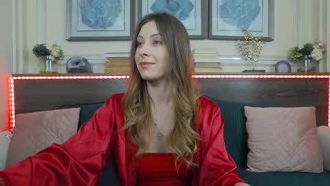 Luna  online show from February 9, 2026, 10:14 pm