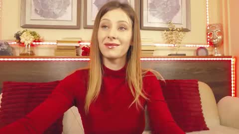 Luna  online show from February 23, 2026, 7:11 pm