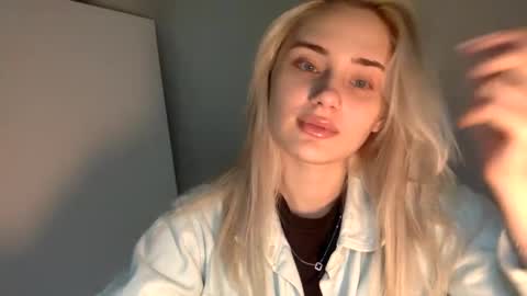 Snapshot of musescorner chatting on December 22, 2025, 4:26 pm musescorner online show from December 22, 2025, 4:26 pm