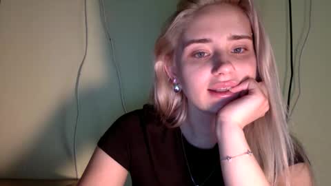 Snapshot of musescorner chatting on January 7, 2026, 6:10 pm musescorner online show from January 7, 2026, 6:10 pm