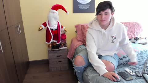 Snapshot of musicayluna chatting on December 21, 2024, 3:09 pm VALENTINA Luna  online show from December 21, 2024, 3:09 pm