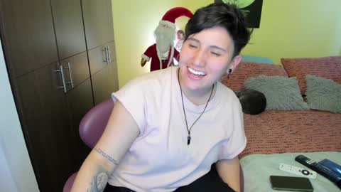 Snapshot of musicayluna chatting on January 3, 2025, 6:33 am VALENTINA Luna  online show from January 3, 2025, 6:33 am