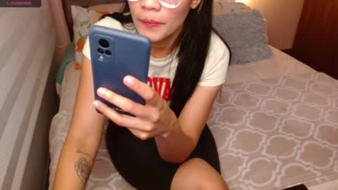 Snapshot of musicayluna chatting on February 13, 2025, 11:47 pm VALENTINA Luna  online show from February 13, 2025, 11:47 pm
