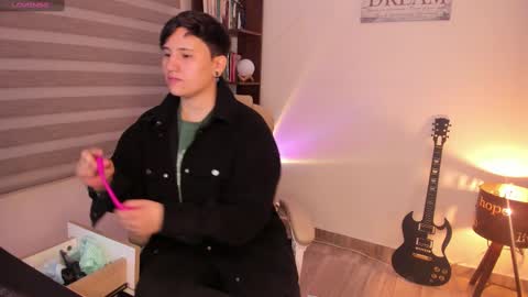Snapshot of musicayluna chatting on February 23, 2025, 5:45 am VALENTINA Luna  online show from February 23, 2025, 5:45 am