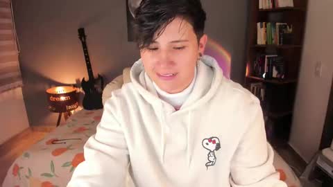 Snapshot of musicayluna chatting on September 12, 2025, 12:22 am VALENTINA Luna  online show from September 12, 2025, 12:22 am