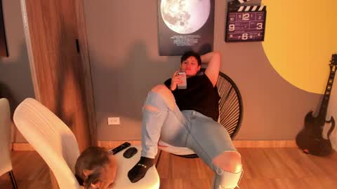 Snapshot of musicayluna chatting on May 15, 2026, 4:41 am VALENTINA Luna online show from May 15, 2026, 4:41 am