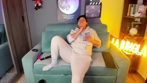 Snapshot of musicayluna chatting on July 15, 2026, 1:22 am VALENTINA Luna online show from July 15, 2026, 1:22 am
