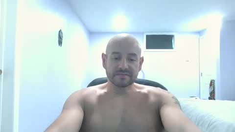 Snapshot of mworlton9 chatting on December 22, 2025, 2:36 pm Maximus online show from December 22, 2025, 2:36 pm