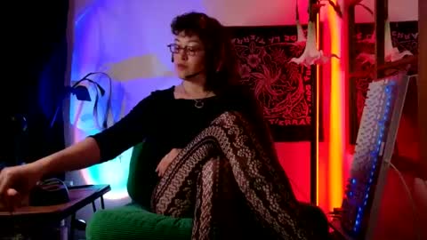 Snapshot of mx_anouk_divine chatting on June 10, 2026, 2:01 am Mx. Anouk Divine online show from June 10, 2026, 2:01 am