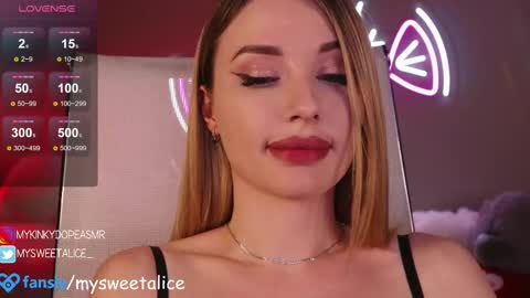 Snapshot of my__sweet__alice chatting on March 5, 2025, 4:57 pm mysweetalice online show from March 5, 2025, 4:57 pm