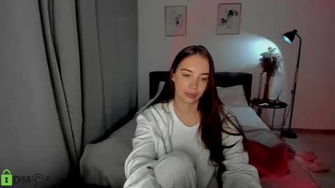 katie online show from December 14, 2024, 8:18 pm