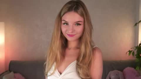 Polly online show from February 6, 2026, 1:25 pm