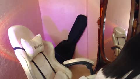 Its me Andi online show from October 4, 2025, 6:50 pm