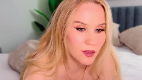 Mya-be Yours P online show from December 19, 2025, 8:49 pm