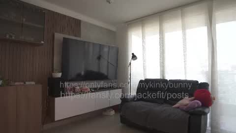 jacke BUNNY online show from July 26, 2026, 6:59 pm