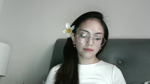 Lucie  online show from December 29, 2024, 7:50 am