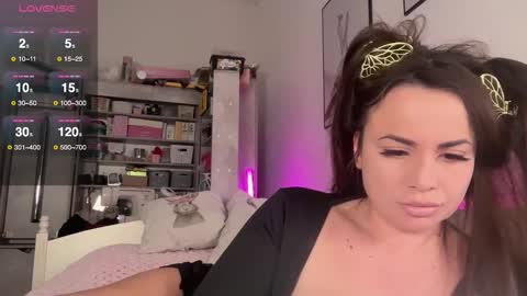 Phoenix online show from November 15, 2025, 5:49 am