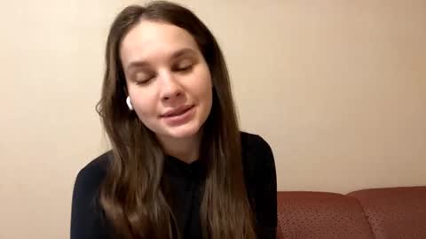 Luna online show from November 1, 2025, 8:38 am