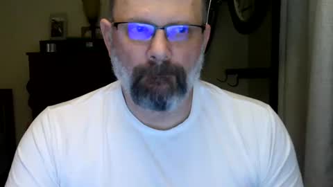 Just hanging out - No pressure online show from April 10, 2026, 4:39 am