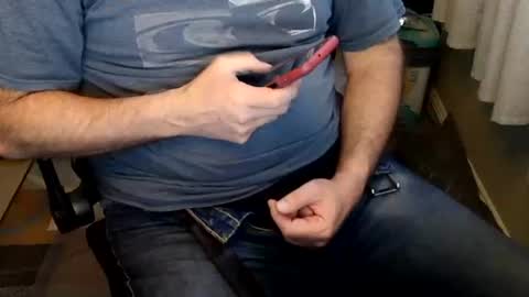 Just hanging out - No pressure online show from April 18, 2026, 11:27 pm