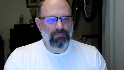 Just hanging out - No pressure online show from April 24, 2026, 3:09 am