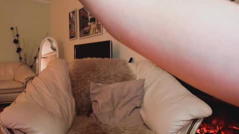 mysophiee online show from November 15, 2025, 8:38 pm