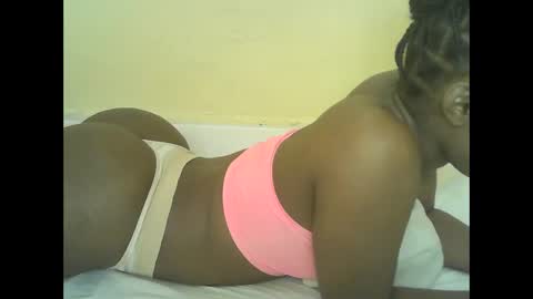 Snapshot of mystic_linna chatting on June 5, 2026, 6:52 am mystic_linna online show from June 5, 2026, 6:52 am